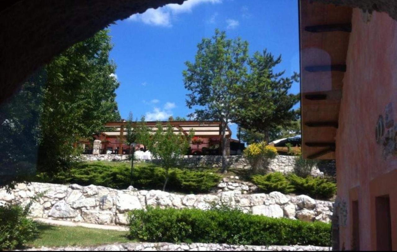 Hotel Il Querceto Delle Marine LʼAquila Exterior foto